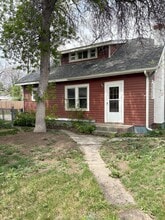 Building Photo - 205 1/2 Terry Ave