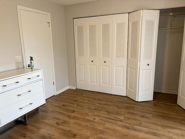 Foto del edificio - 372 Camden P