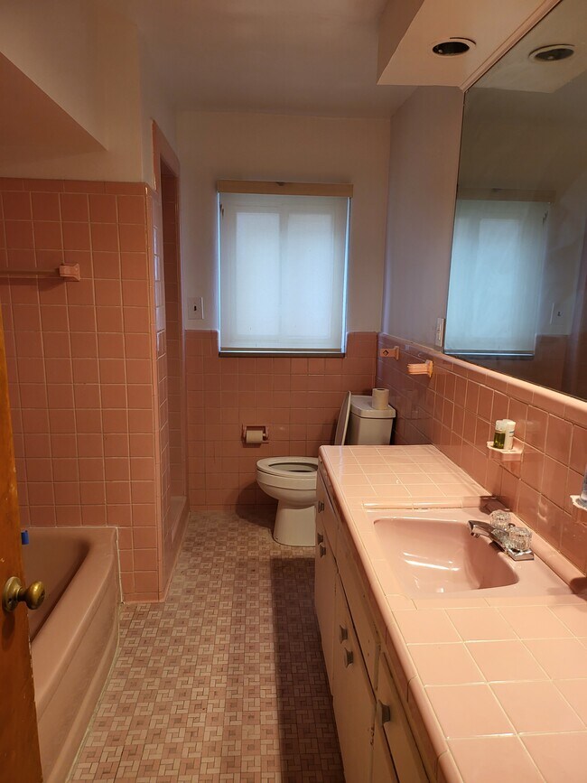 bathroom - 17170 Hubbell St