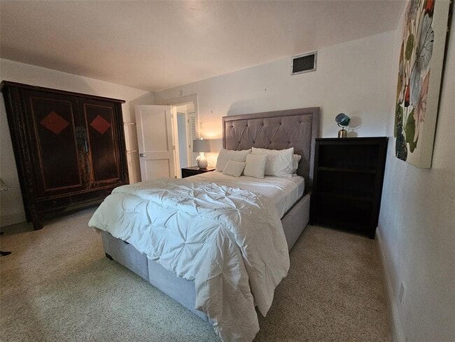 Building Photo - 4512 Seagrape Dr
