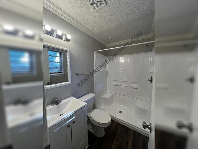 Foto del edificio - 8702 Oakhaven Dr