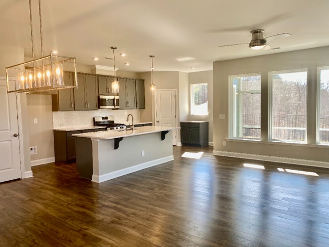 Building Photo - 249 Deardom Wy