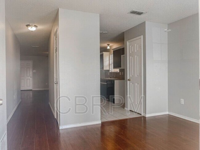 Building Photo - 8114 Temple Ave