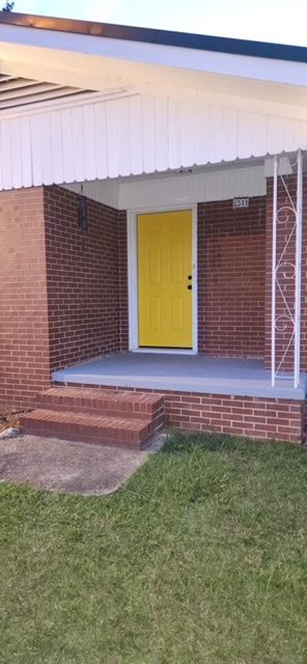 Puerta principal - 2511 Mashburn Rd