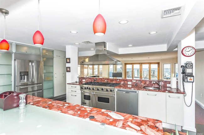 Building Photo - 3516 Bertha Dr