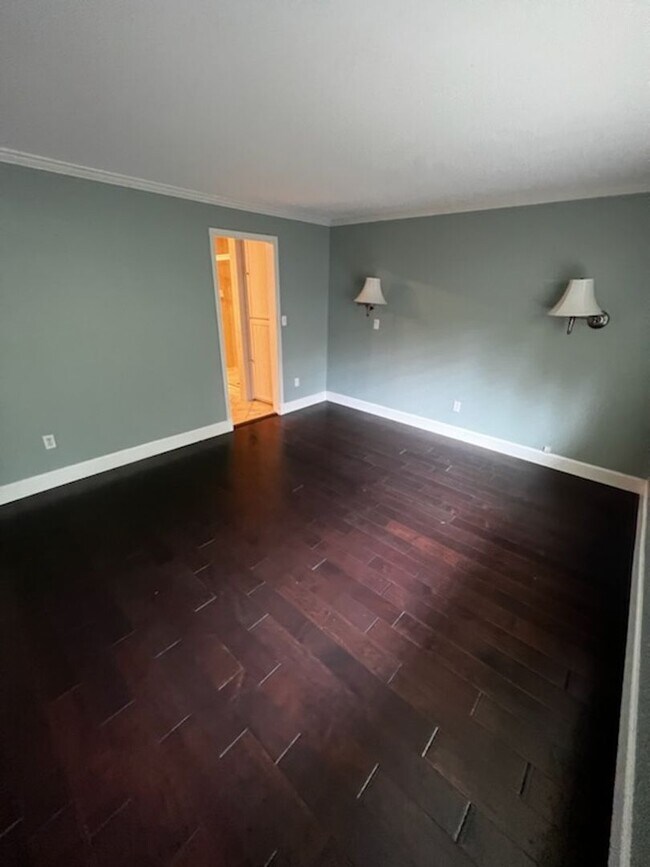 Foto del edificio - 1302-1304 38th Ave Ct NW