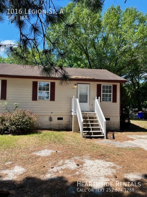 Primary Photo - "Charming 2-Bedroom Apartment in Prime Gre...
