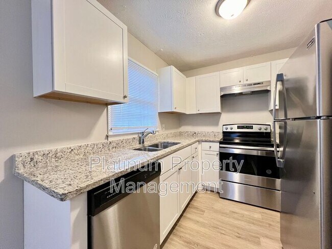 Building Photo - 4220 Hasty Ln