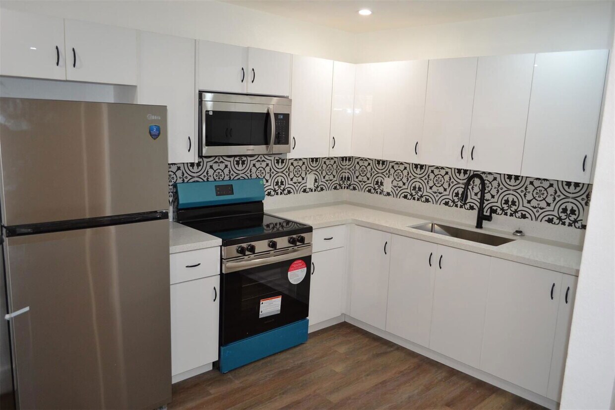 Foto principal - 920 NW 8th Ave