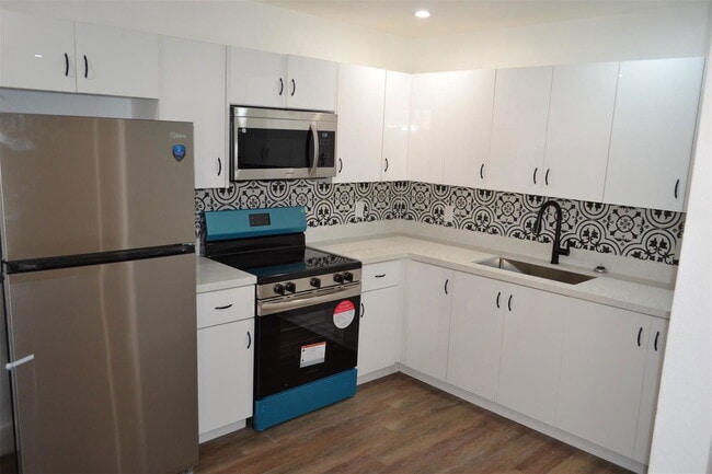 Photo - 920 NW 8th Ave Apartment