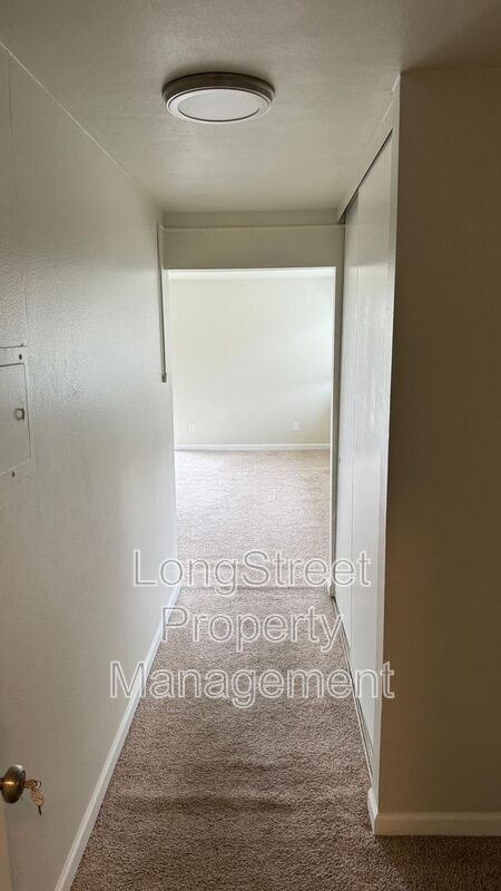 Foto del edificio - 915 SW Adams Ave