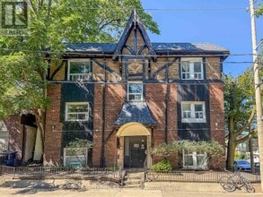 Building Photo - 382 Dovercourt Rd