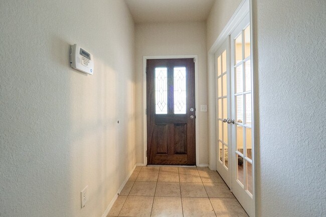 Foto del edificio - 1414 S Maple Dr