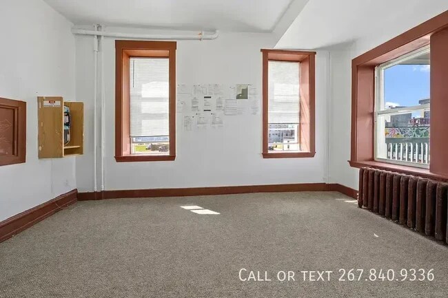 Building Photo - 133 St James Pl