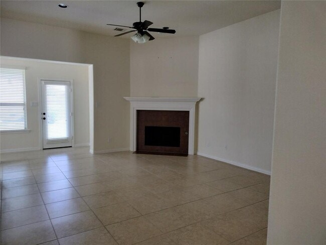 Building Photo - 5551 Twin Rivers Ln