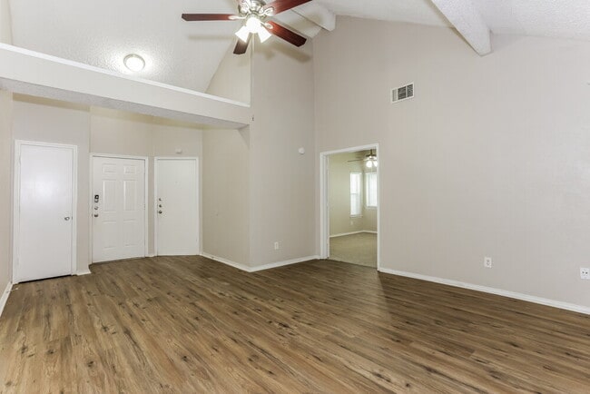 Building Photo - 6306 Pilgrim Ln