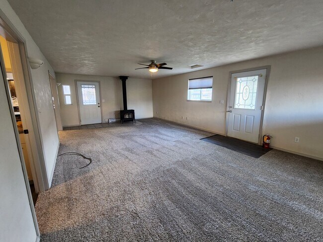 Foto del edificio - West Richland home for rent with large sho...