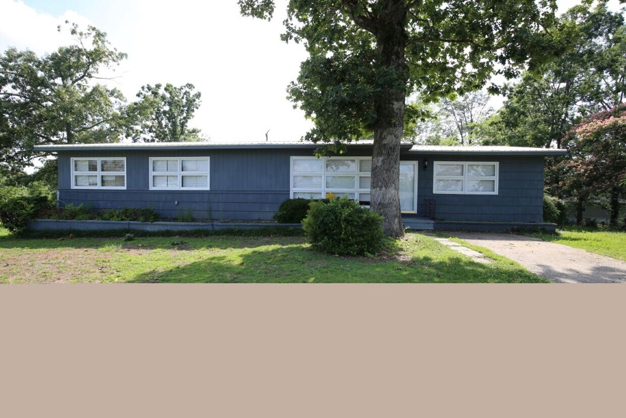 Foto principal - 2816 8th St NE