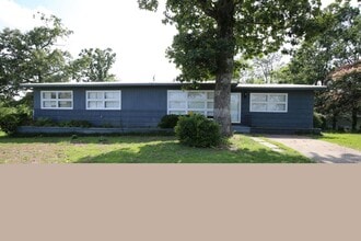 Building Photo - 2816 8th St NE Building Photo - 2816 8th St NE