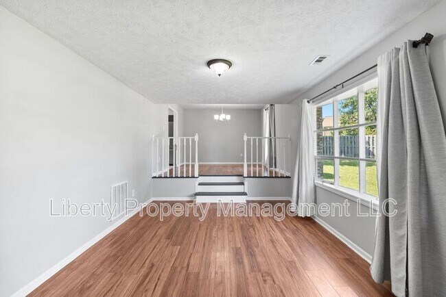 Building Photo - 5406 Leesburg Ct