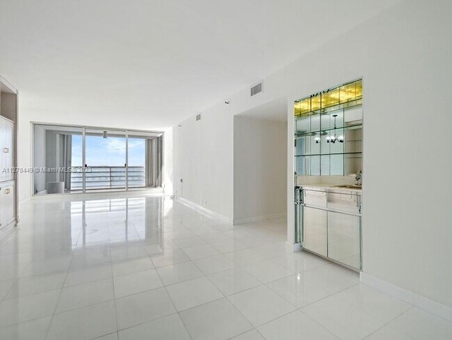 Foto del edificio - 1541 Brickell Ave