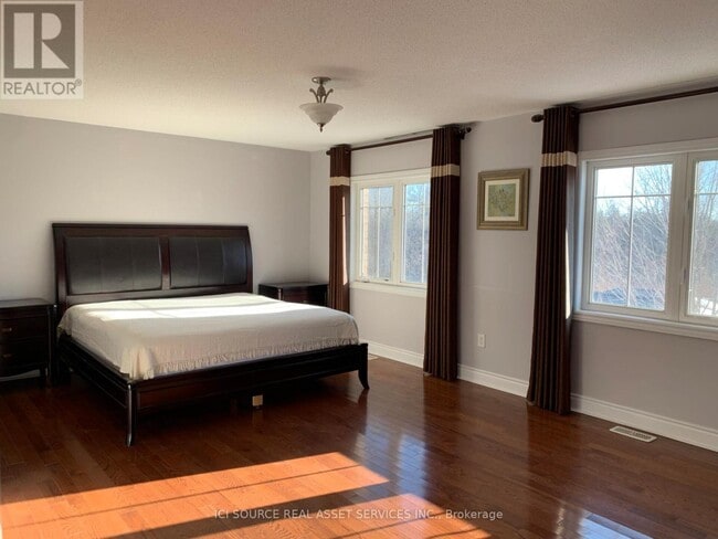 Building Photo - 228 Vanda Dr