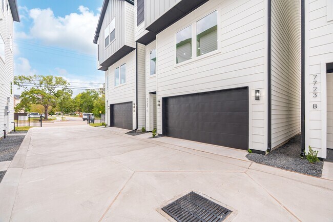 Foto del edificio - 7723 Hammerly Blvd