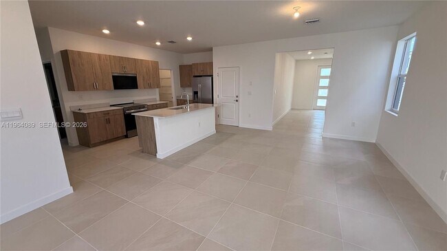 Foto del edificio - 1535 SE 7th Ct