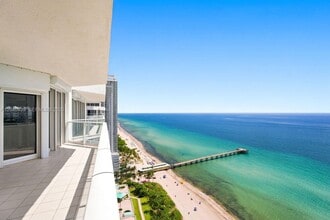 Building Photo - 16445 Collins Ave