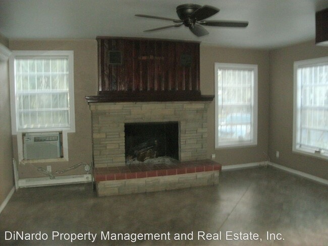 Building Photo - 2 br, 1 bath House - 531 Elm St