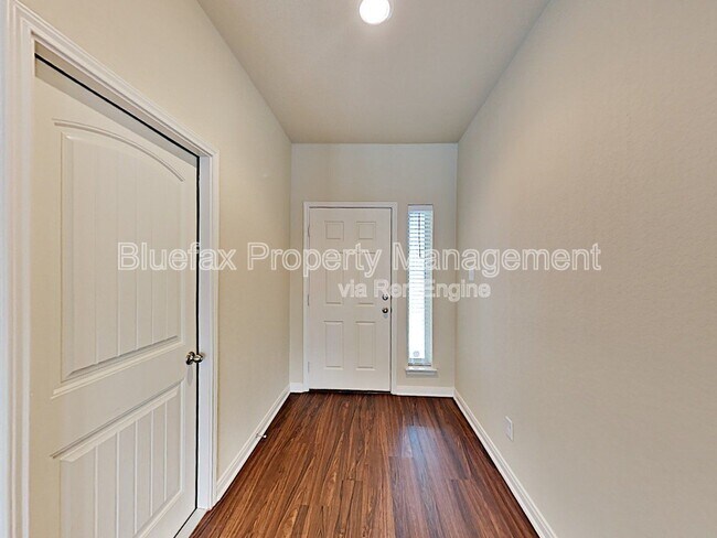 Building Photo - 11345 Top Hat