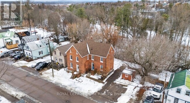 Building Photo - 509 Moffat St