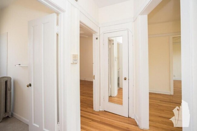 Building Photo - 1 bedroom in Chicago IL 60640