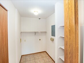 Laundry Room One Bedroom - The Vista at Rocky Fork