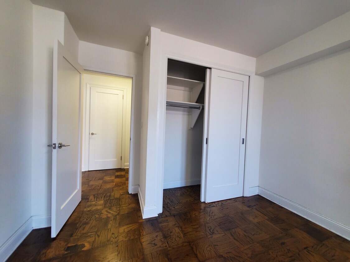Foto del edificio - 240 E 82nd St