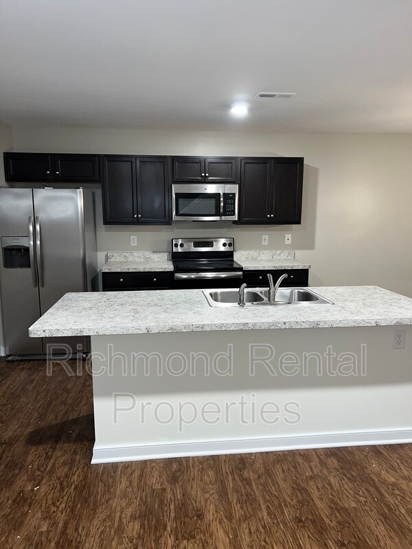 Building Photo - 1503 Stonewall Manor Dr