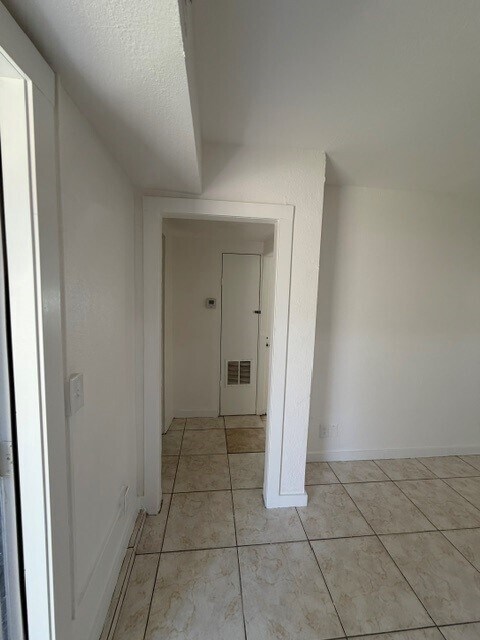 Foto del edificio - 430 Roseland Dr