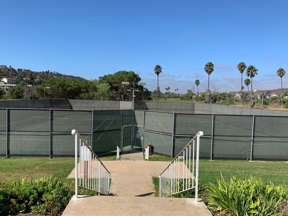 Foto del edificio - Welcome to this stunning home in Bonsall, ...