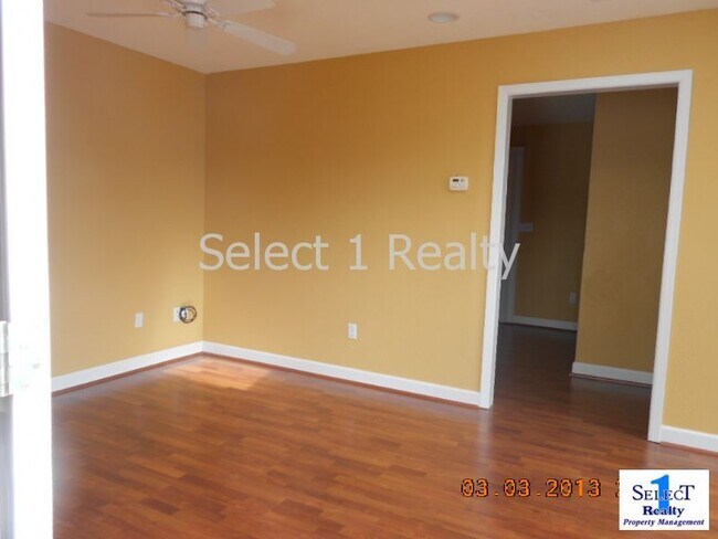Building Photo - 1762 Lynwood Dr