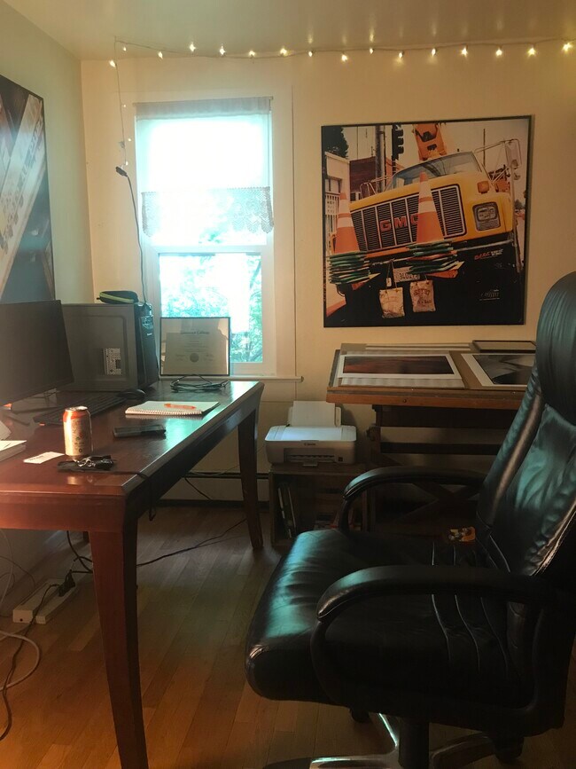 Office - 1960 Violet Ave