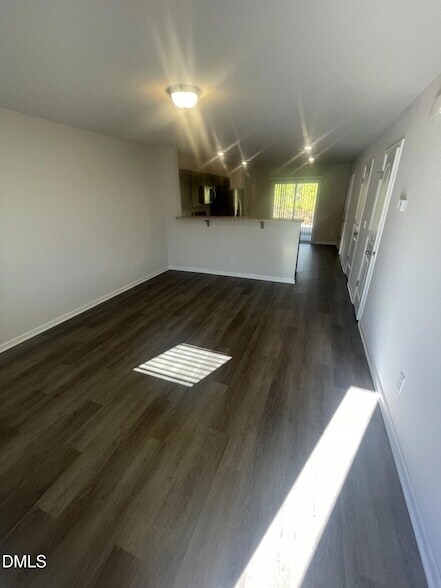 Foto del edificio - 2044 Wiggins Village Dr