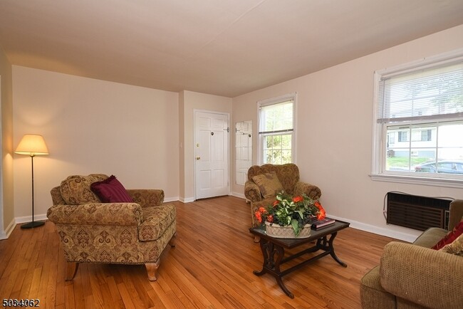 Building Photo - 251A Elmwood Ave