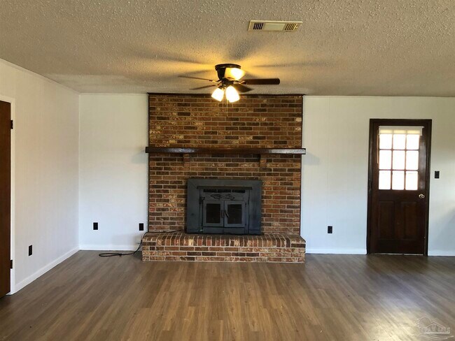 Foto del edificio - 2015 Frontera St