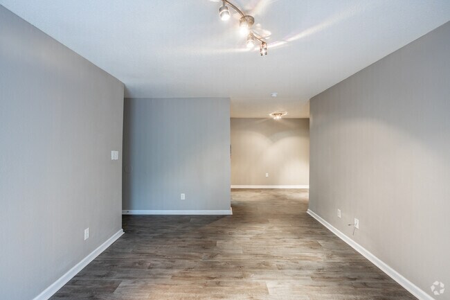 2HAB, 1BA - 950 ft² - Village of College Park