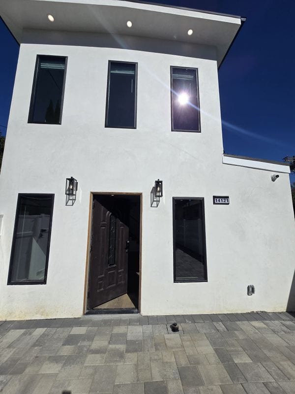 Foto del edificio - 14121 Califa St