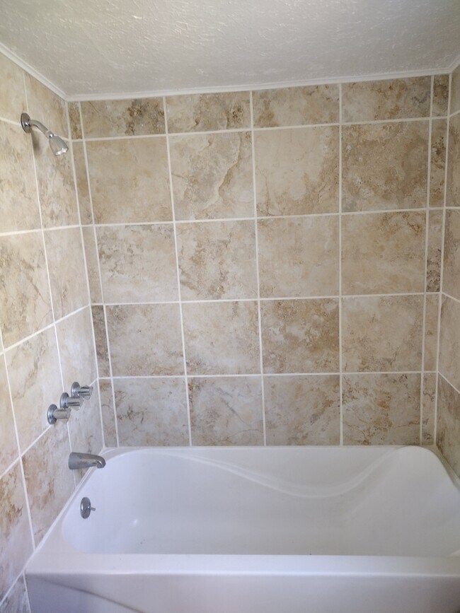 Foto del edificio - 705 W 13th St