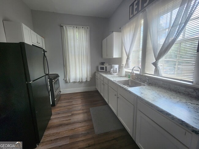 Foto del edificio - 917 Oakview Ave