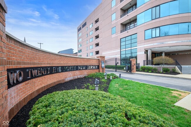 Foto del edificio - 225 N New Jersey St