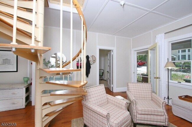 Building Photo - 14 Dead End Rd