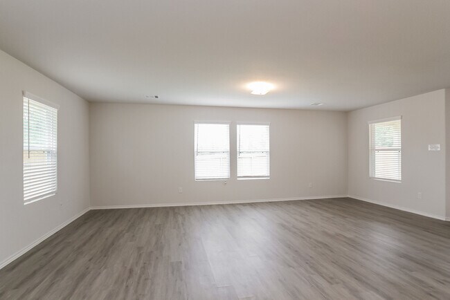 Foto del edificio - 329 Shelby Meadow Dr